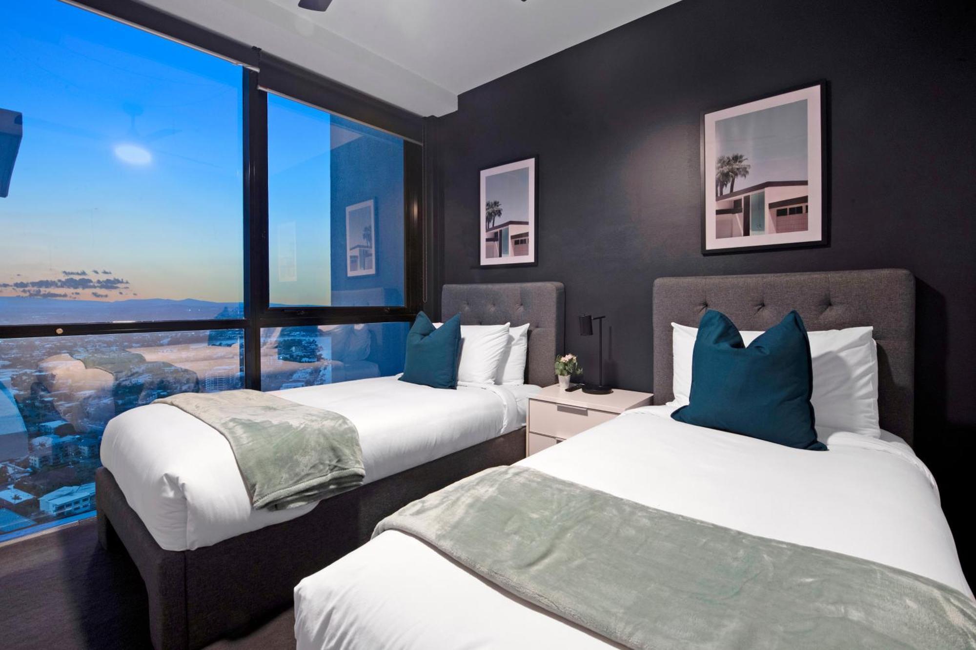 Apartment Self-contained At Circle On Cavill - Privately Managed - Wow
