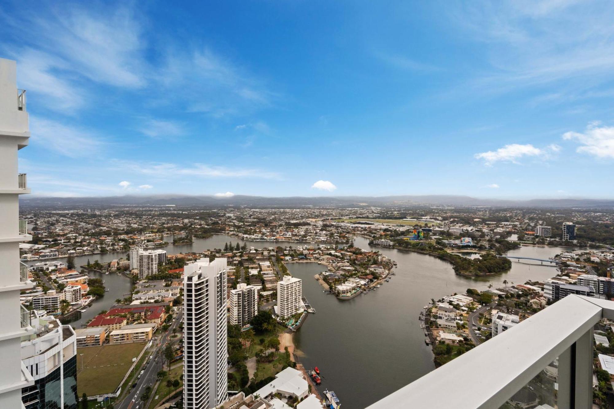 Self-contained At Circle On Cavill - Privately Managed - Wow Gold Coast