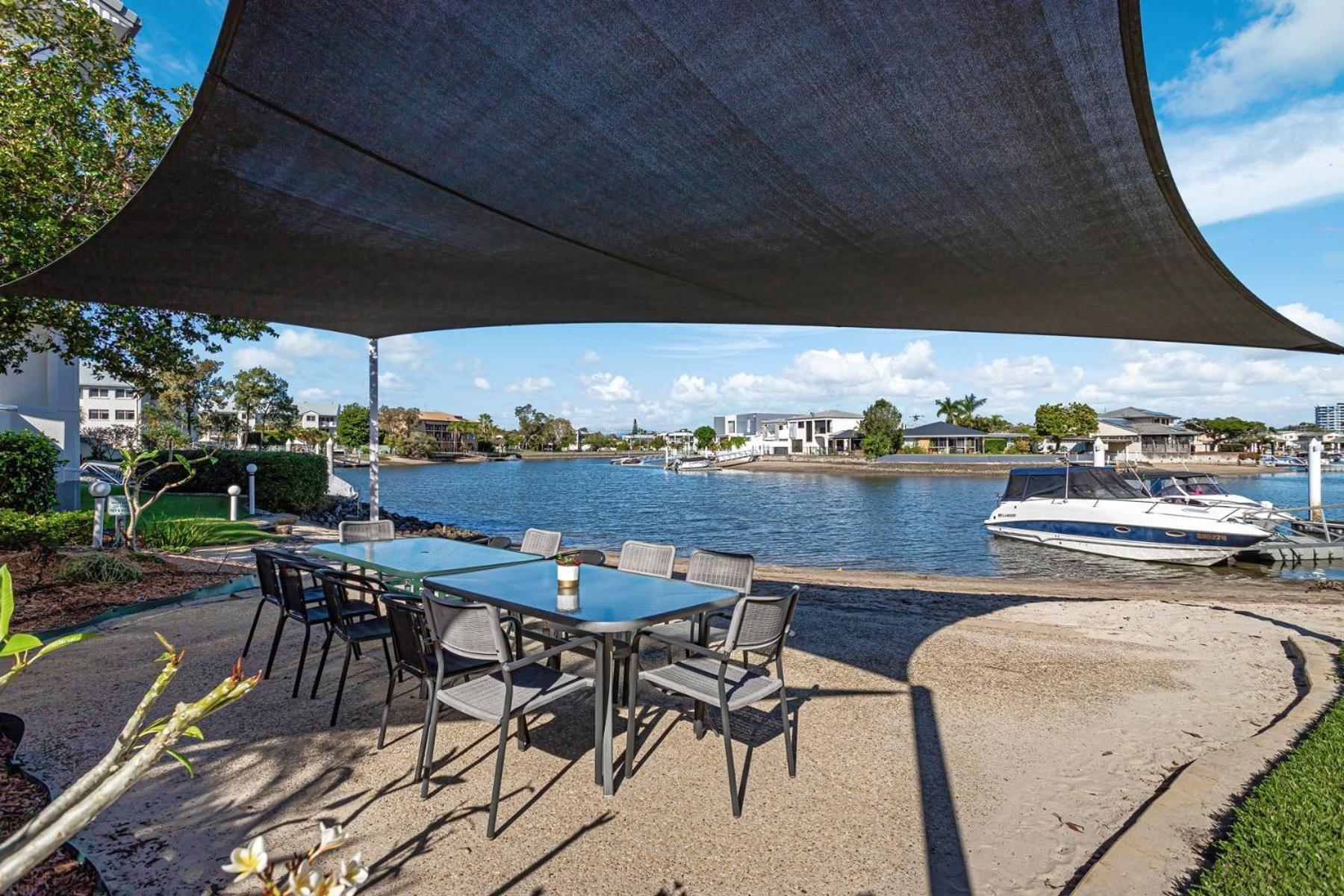 Apartment Relaxation Awaits At Runaway Cove