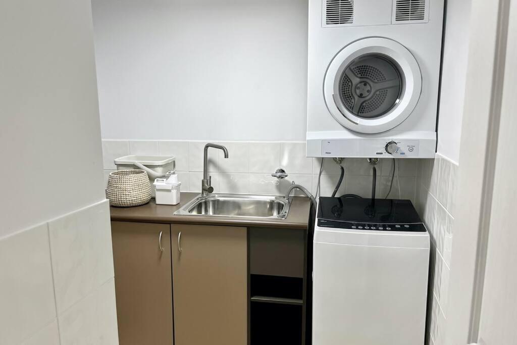Private Sky Terrace Classic Penthouse 2 Car Parks * Gold Coast
