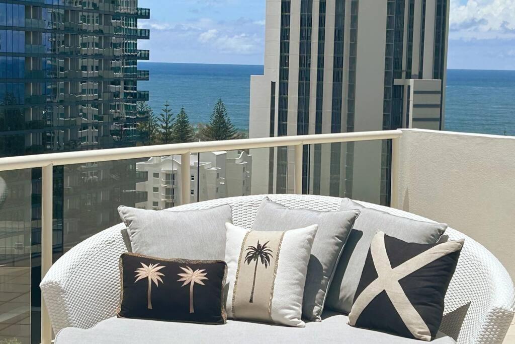 Private Sky Terrace Classic Penthouse 2 Car Parks Apartment *