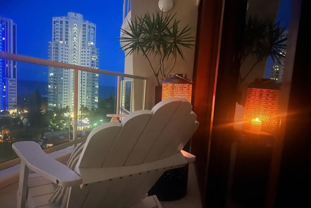 Apartment Private Sky Terrace Classic Penthouse 2 Car Parks Gold Coast