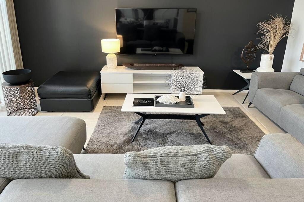 Apartment Private Sky Terrace Classic Penthouse 2 Car Parks Gold Coast