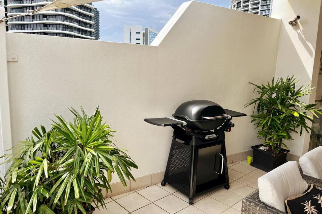 Private Sky Terrace Classic Penthouse 2 Car Parks Apartment