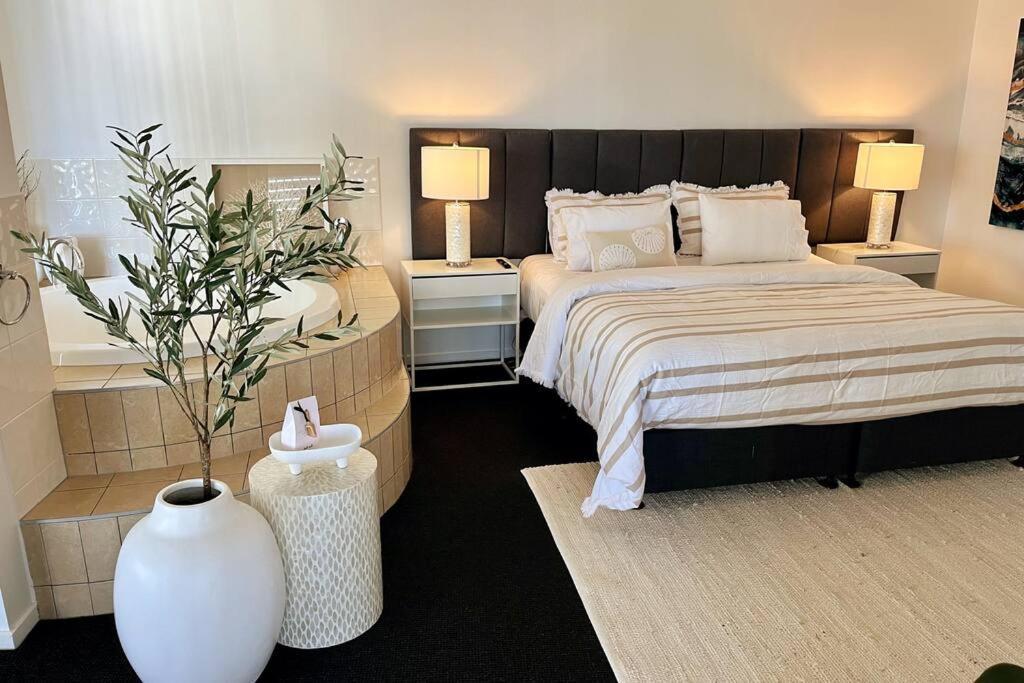 Private Sky Terrace Classic Penthouse 2 Car Parks Apartment Gold Coast