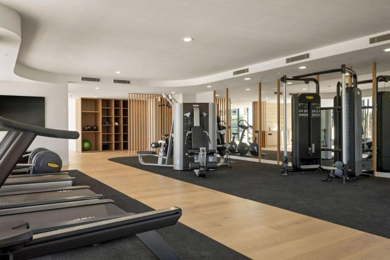 Walk To 2br Pool Gym Free Carpark *