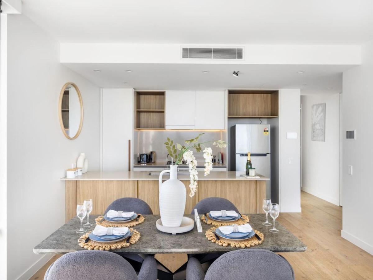 Walk To 2br Pool Gym Free Carpark Apartment