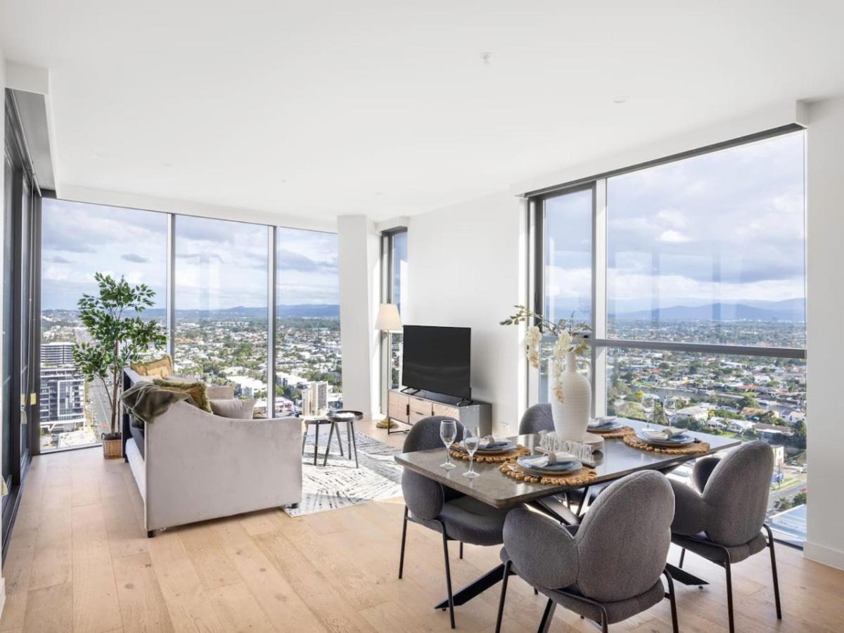 Walk To 2br Pool Gym Free Carpark Apartment *