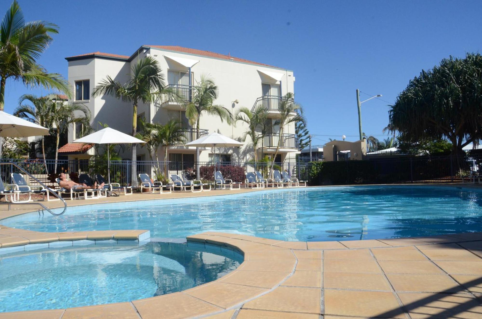 Golden Riviera Absolute Beachfront Resort 4*