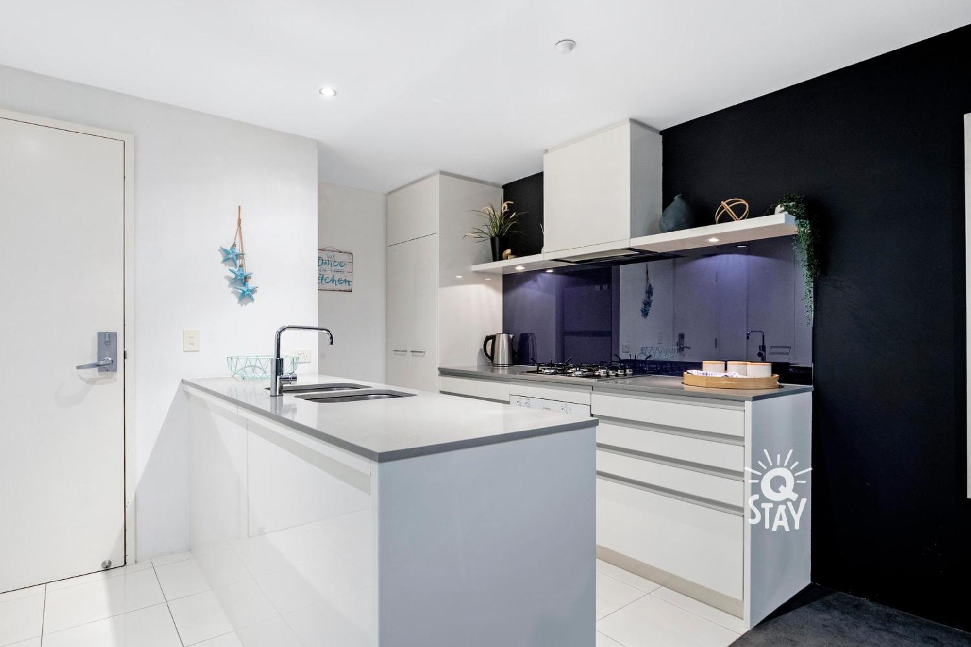 Apartment Circle On Cavill - 2 Bedroom Hinterland In The Heart Of Surfers Paradise