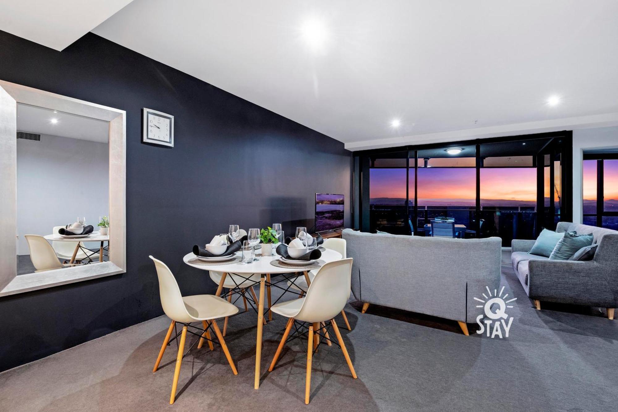 Circle On Cavill - 2 Bedroom Hinterland In The Heart Of Surfers Paradise Apartment Gold Coast