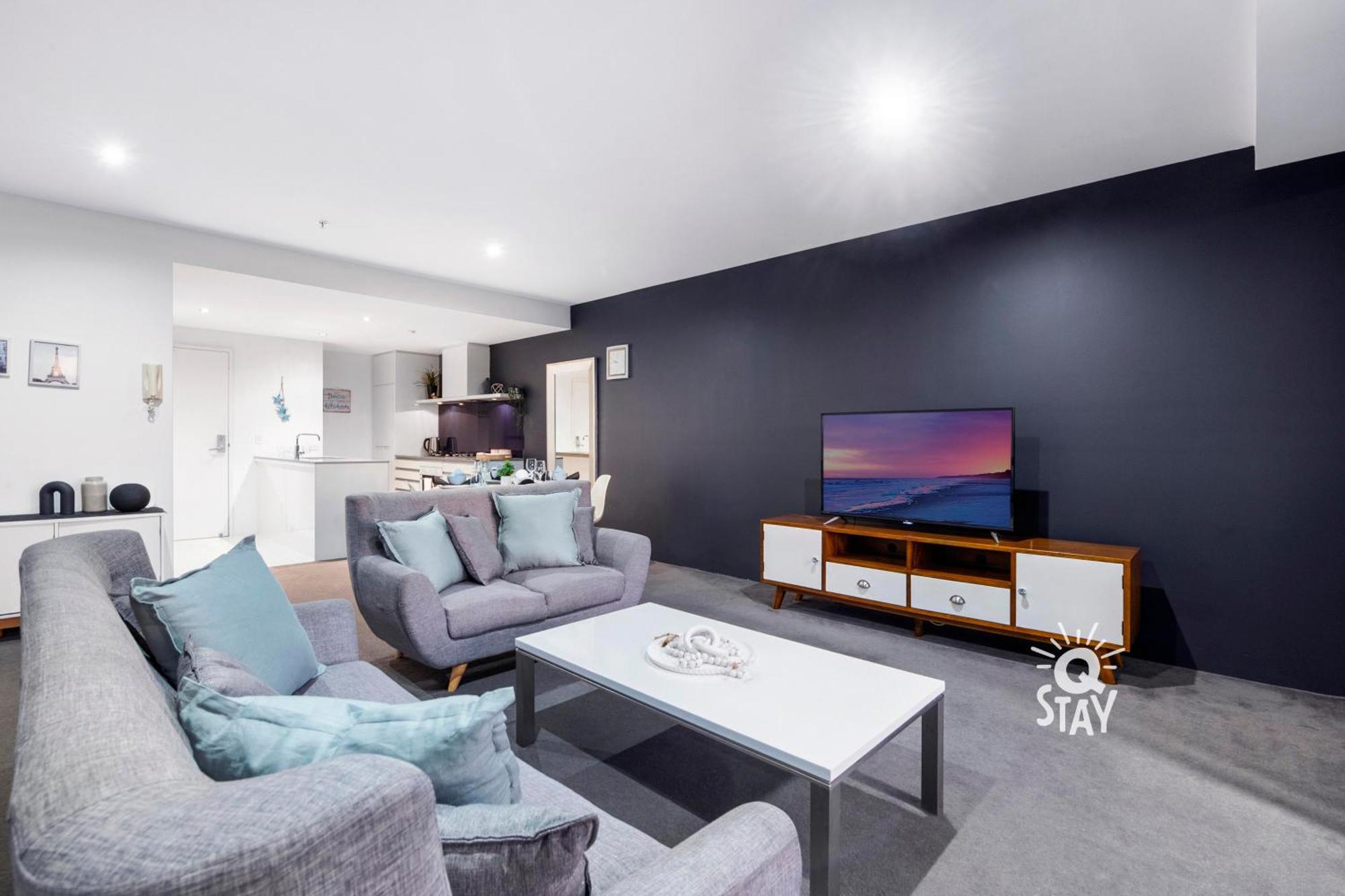 Circle On Cavill Surfers Paradise Mid Week Madness Deal - Q Apartment Gold Coast
