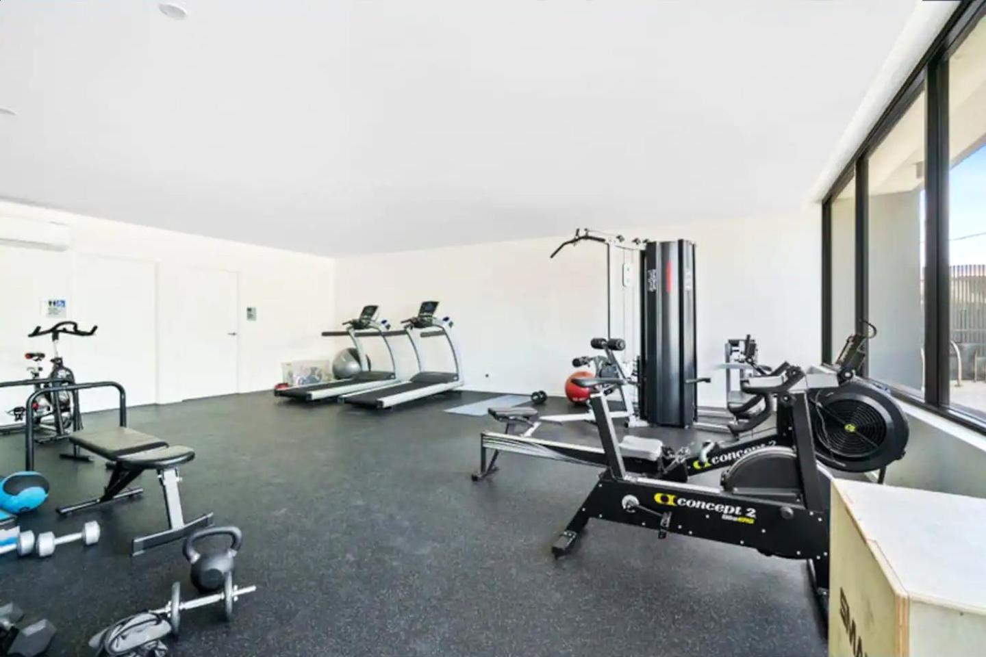 Apartment 5th Floor Beachside Ocean View With Wi-fi, Pool And Gym