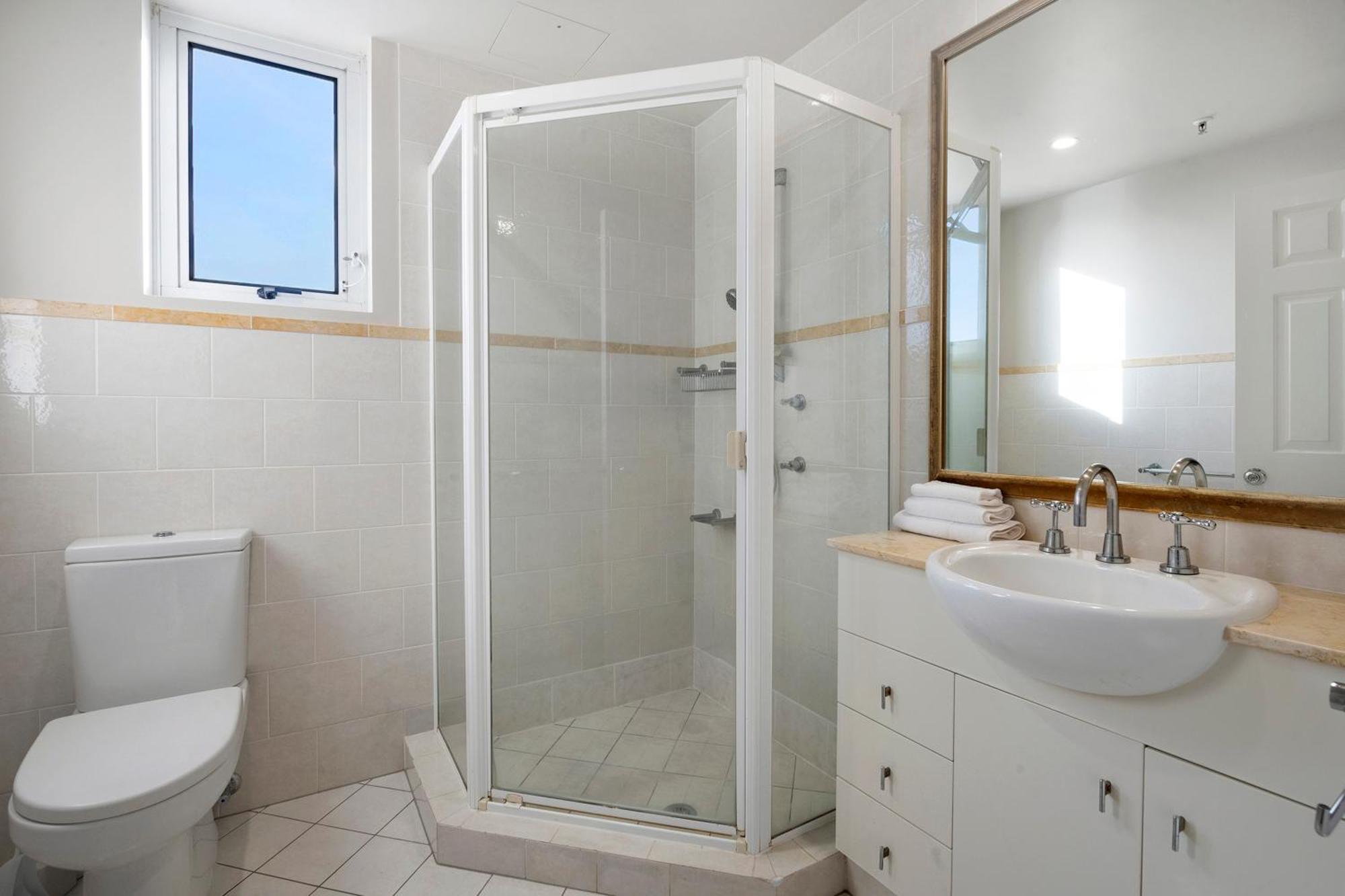 Self Contained & Privately Managed 4 Bedroom Penthouse - Broadbeach Apartment Gold Coast
