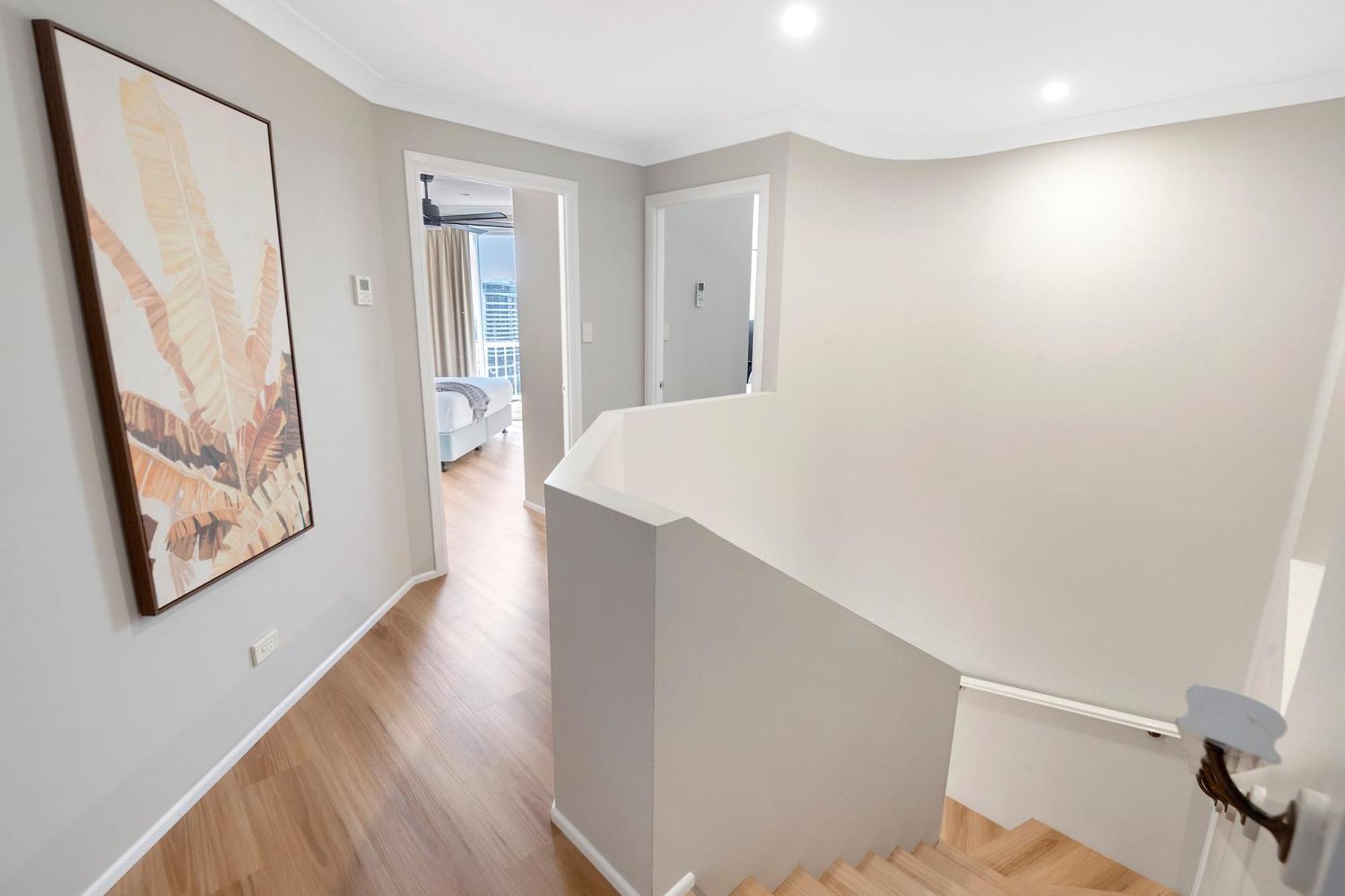 Self Contained & Privately Managed 4 Bedroom Penthouse - Broadbeach *