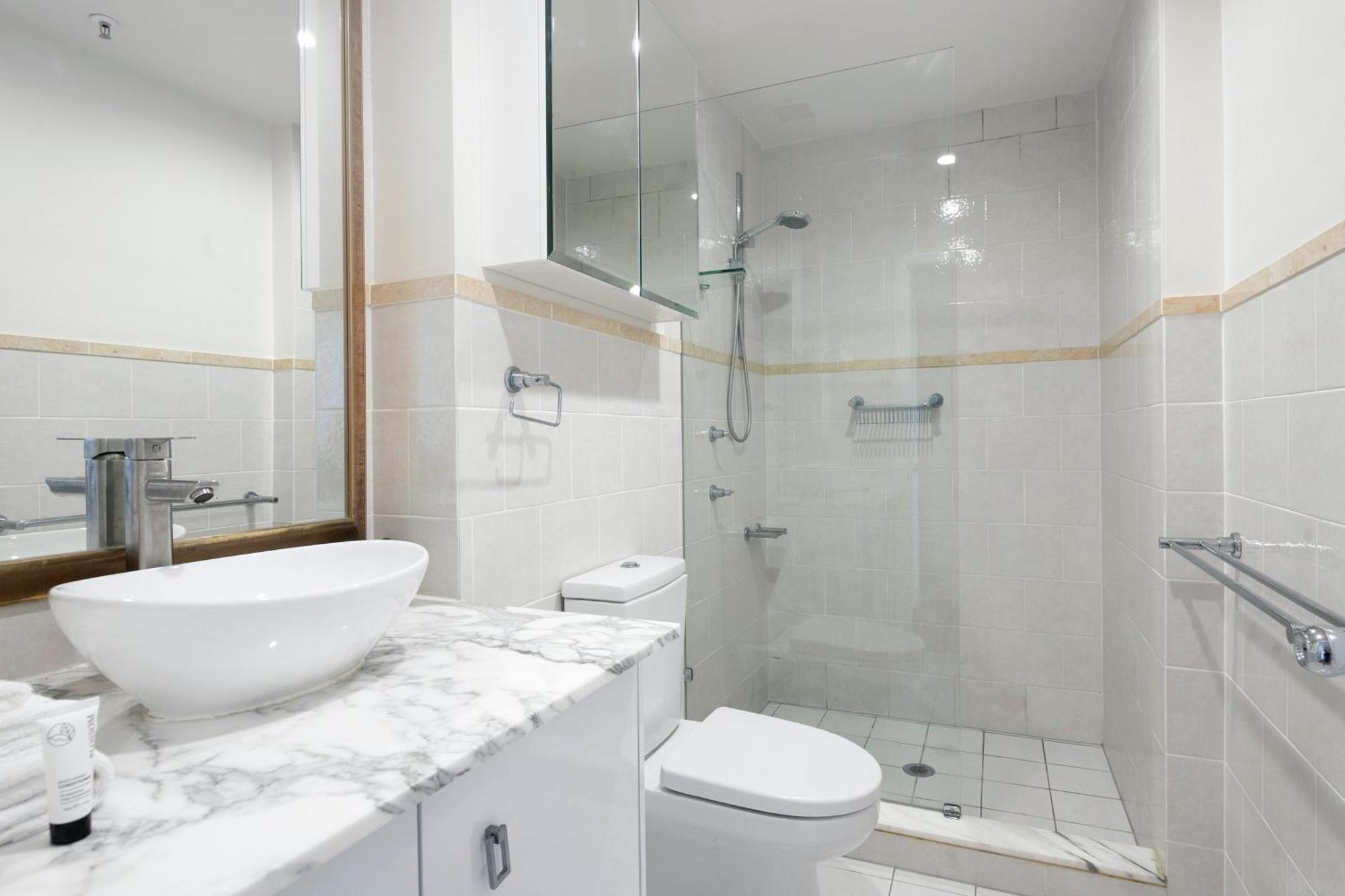 Apartment Self Contained & Privately Managed 4 Bedroom Penthouse - Broadbeach