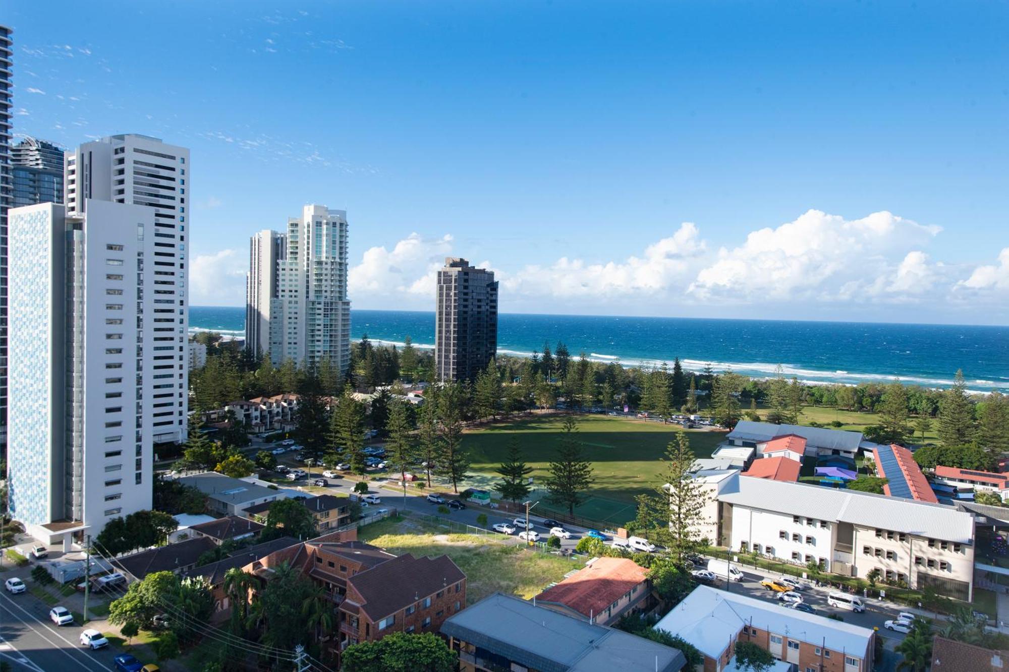 Self Contained & Privately Managed 4 Bedroom Penthouse - Broadbeach Apartment Gold Coast