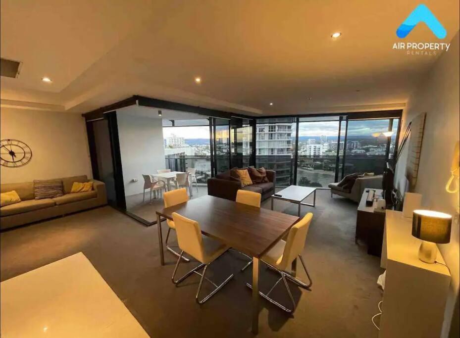 Apartment 2 Bedroom Circle On Cavil *