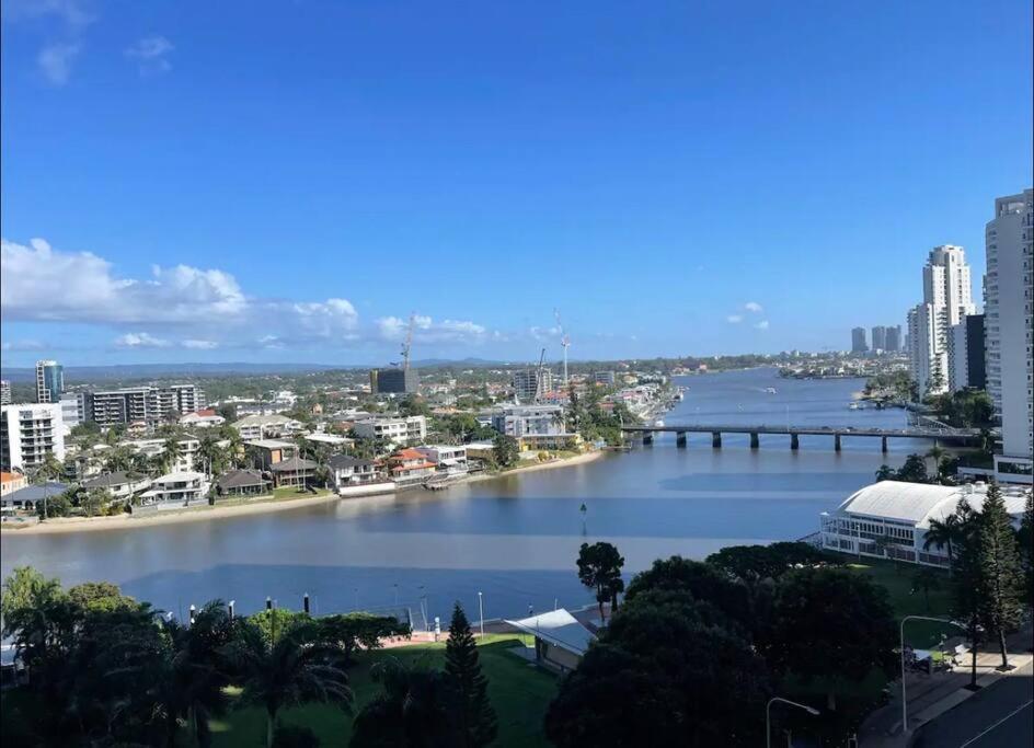 2 Bedroom Circle On Cavil Gold Coast