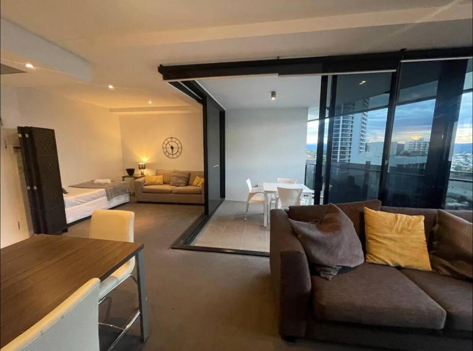 Apartment 2 Bedroom Circle On Cavil *