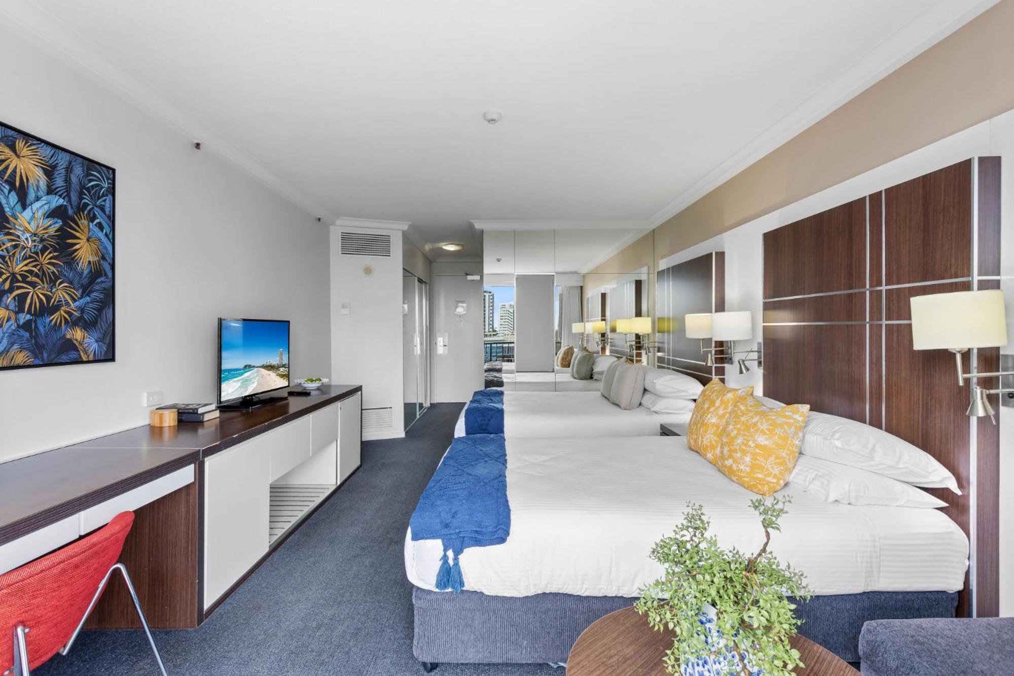 Cosy Studio With Ocean Views & Rooftop Jacuzzis Gold Coast