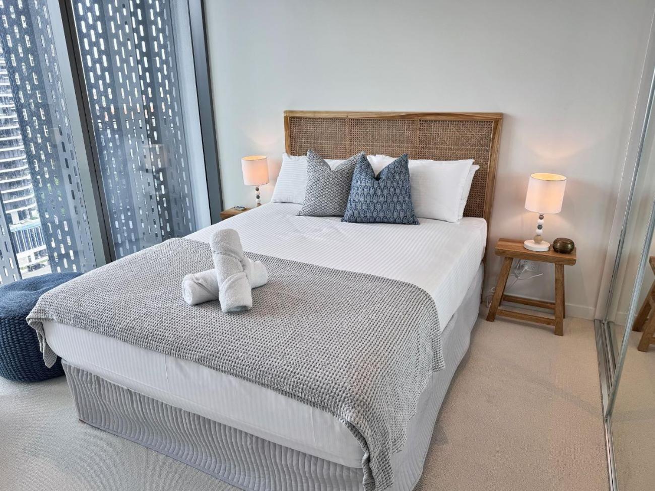 Apartment Luxury 2br 16th Flr Ocean Views