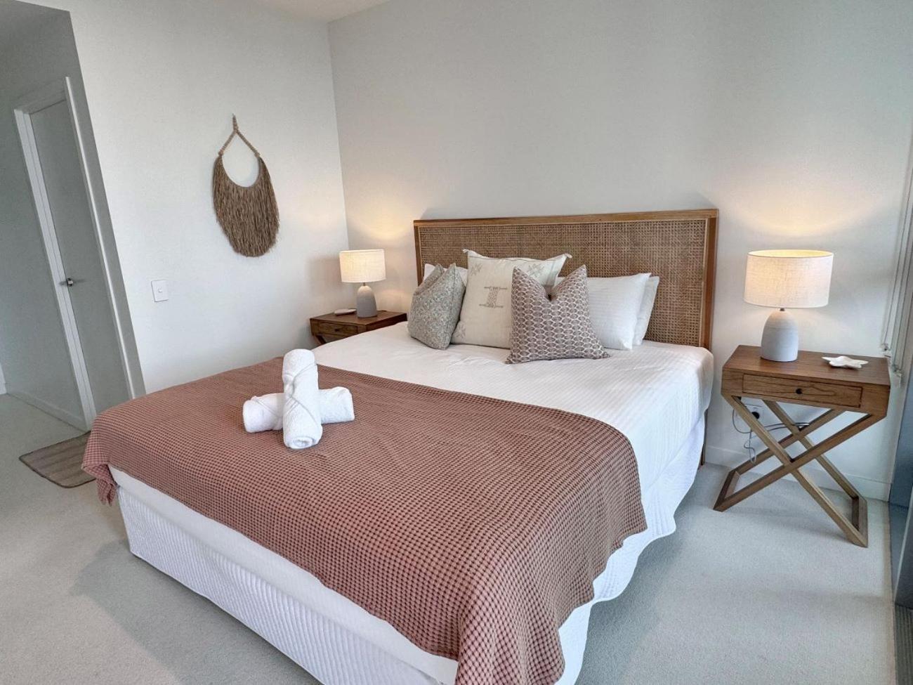 Apartment Luxury 2br 16th Flr Ocean Views *