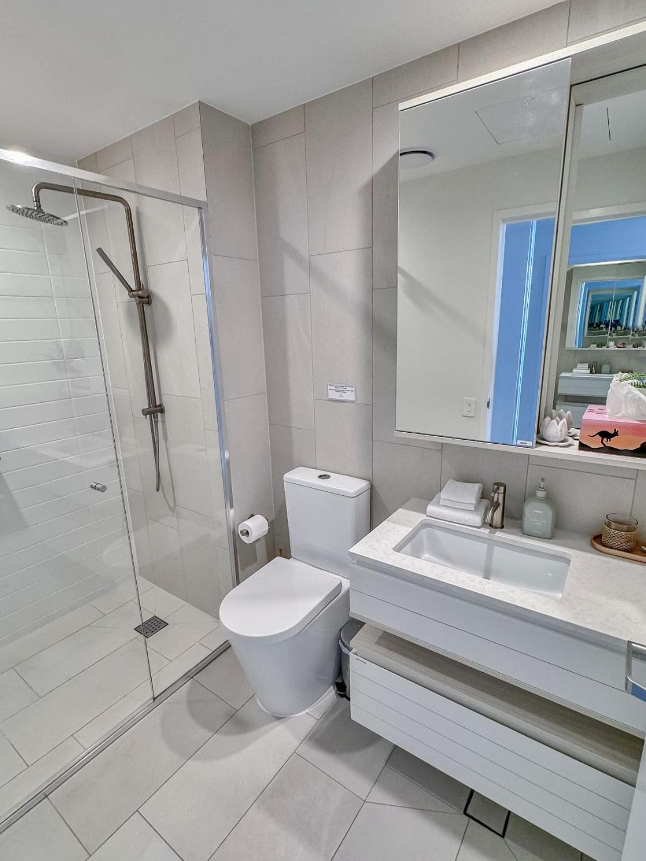 Apartment Luxury 2br 16th Flr Ocean Views