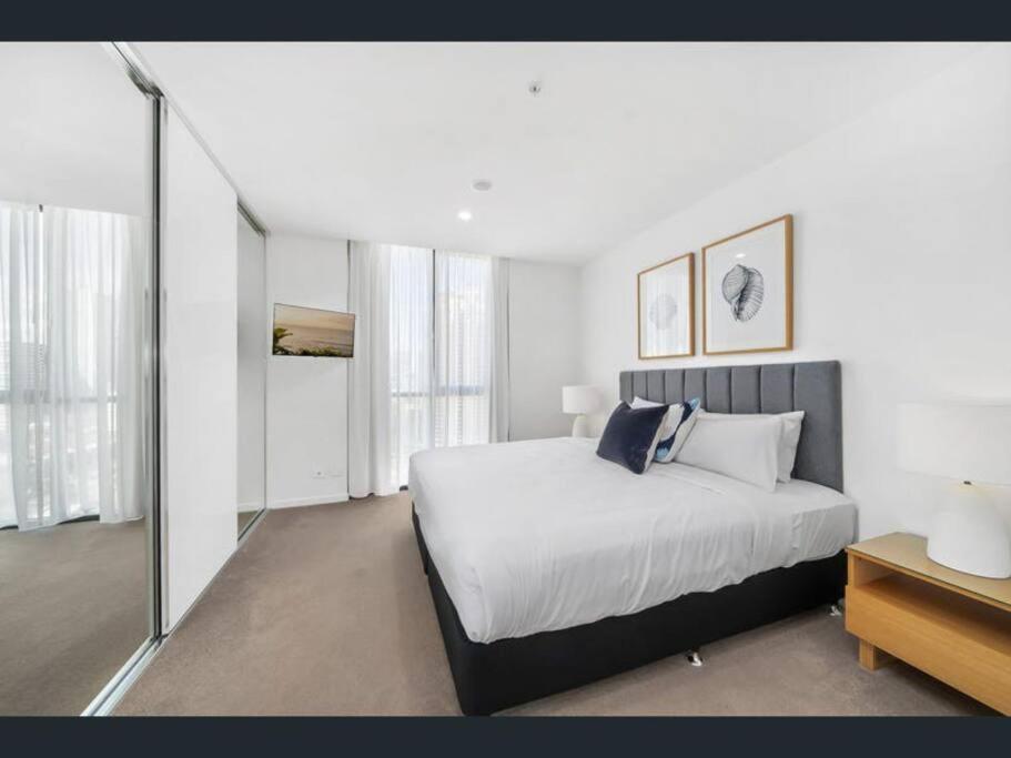 Opus Broadbeach - Hosted By Coastal Letting Company Gold Coast