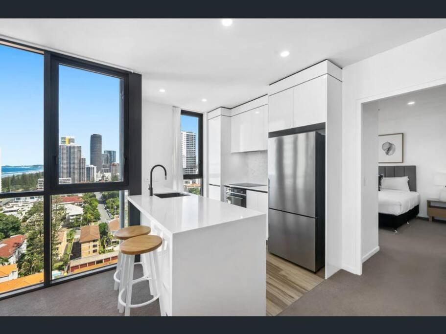 Opus Broadbeach - Hosted By Coastal Letting Company Apartment