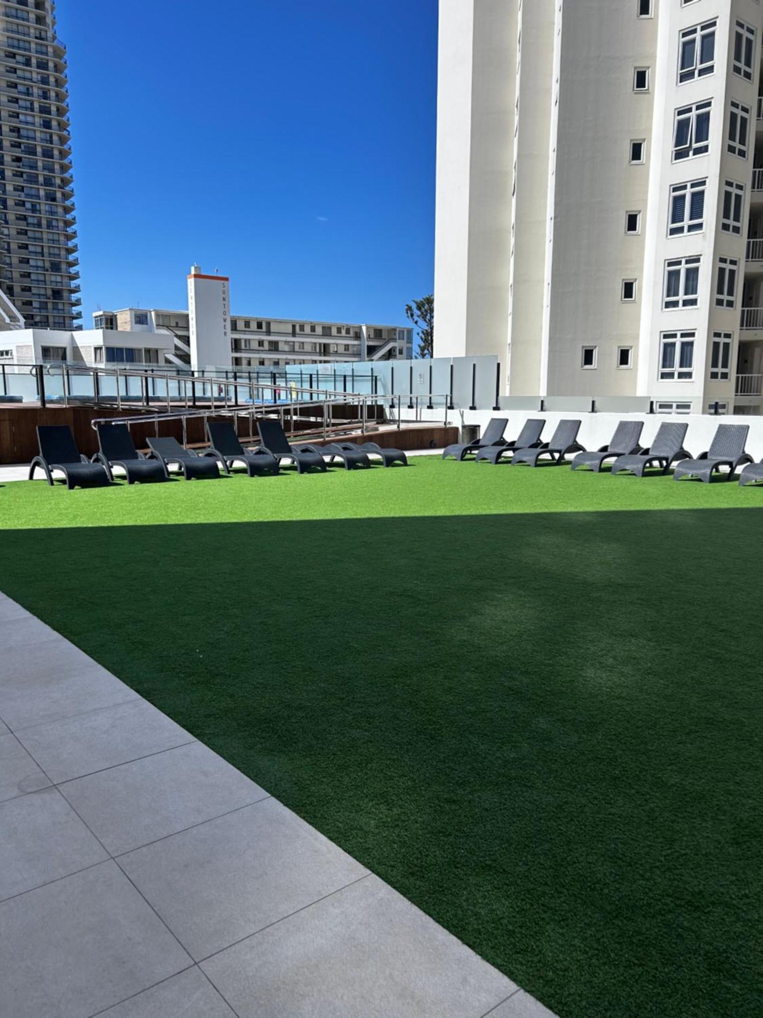 Apartment In The Heart Of Surfers