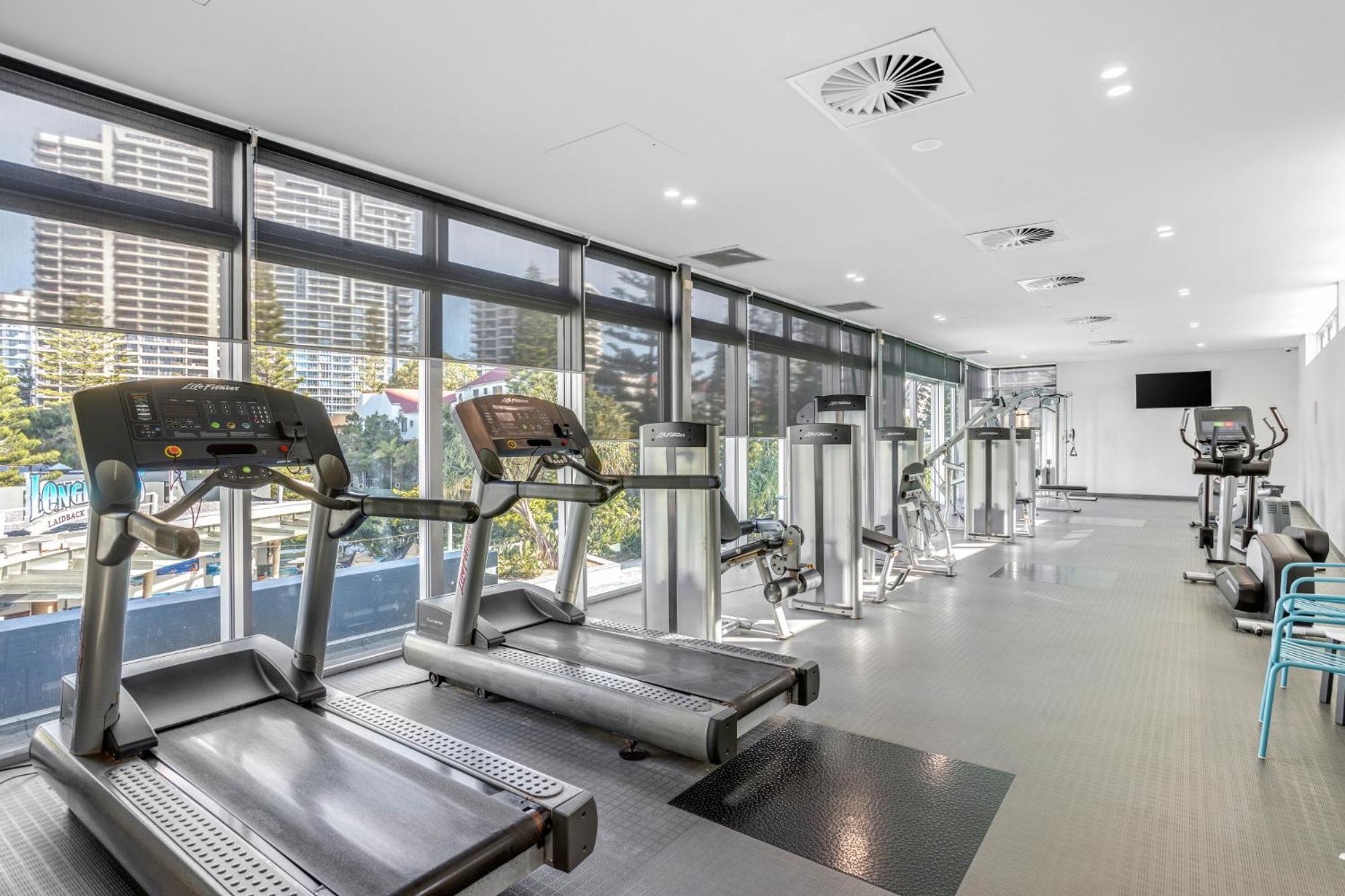 Sunny With Pool Games & Gym Gold Coast