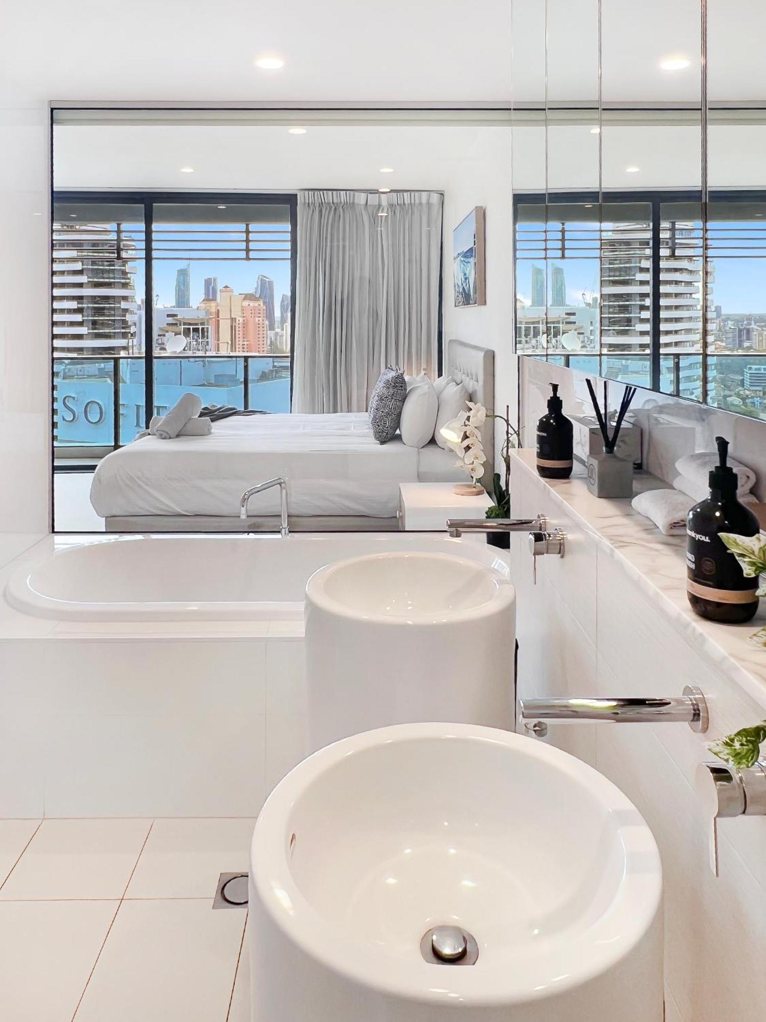 Apartment Oracle 28th Floor Tower 2 Ocean Views! - Gc Getaways *