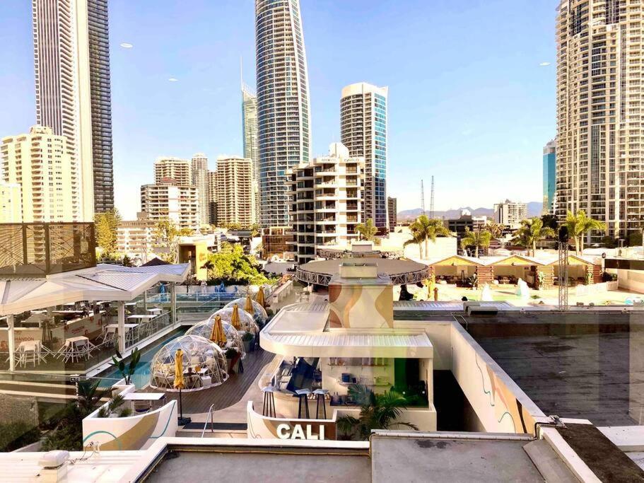 Ocean Front Studio, 2beds, Free Wi-fi Gold Coast