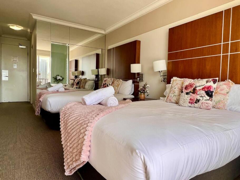 Ocean Front Studio, 2beds, Free Wi-fi * Gold Coast