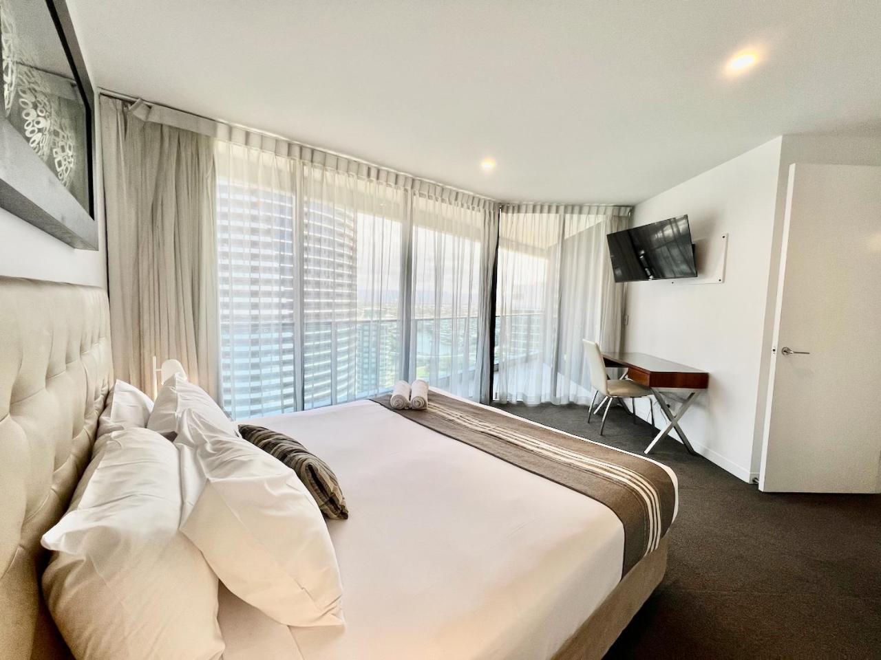 Oracle 2401 Apartment *