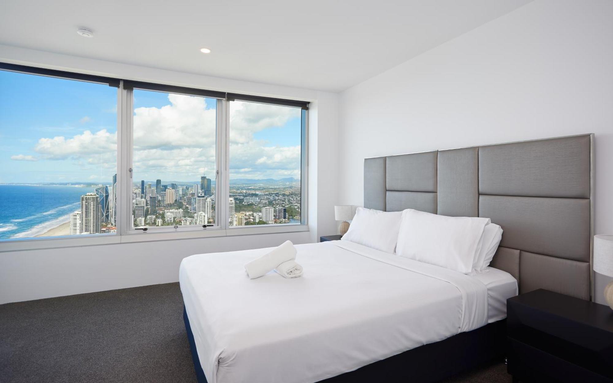 Serain Residences On 9 Hamilton Avenue * Gold Coast