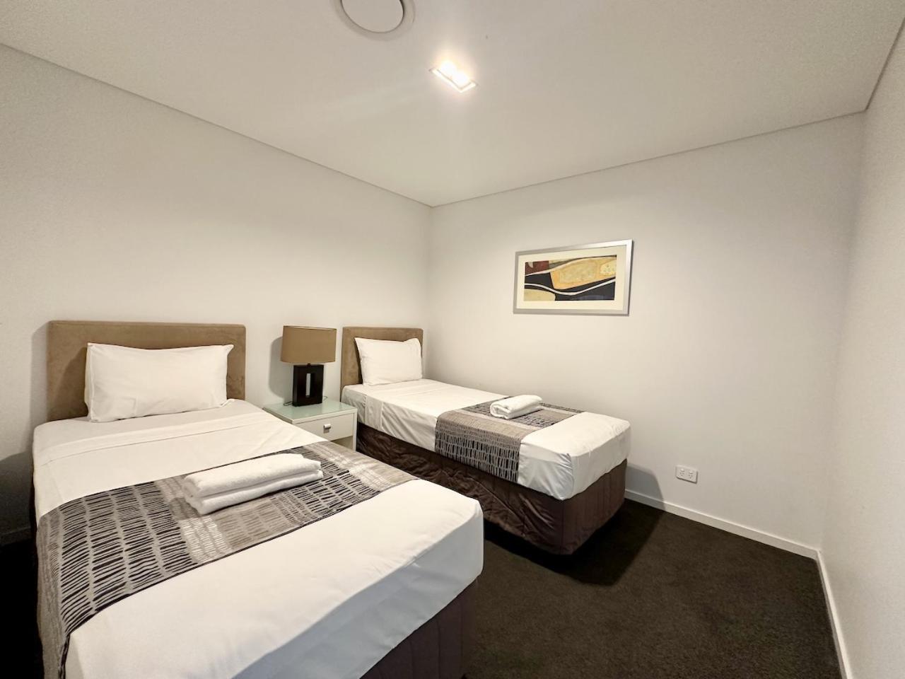 The Wave 1603 * Gold Coast