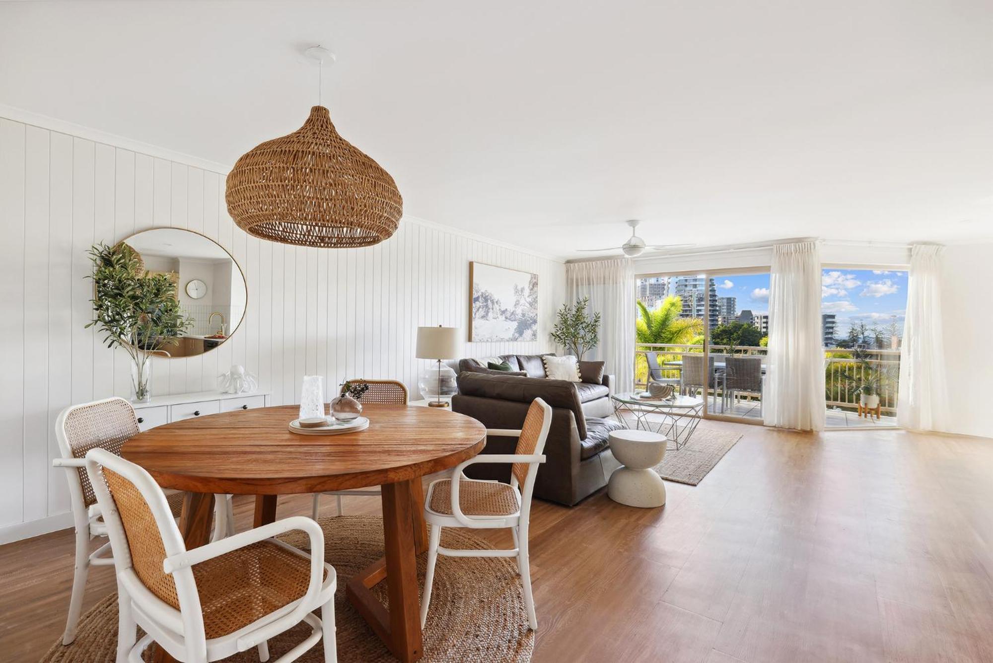 Burleigh Beachside Retreat *