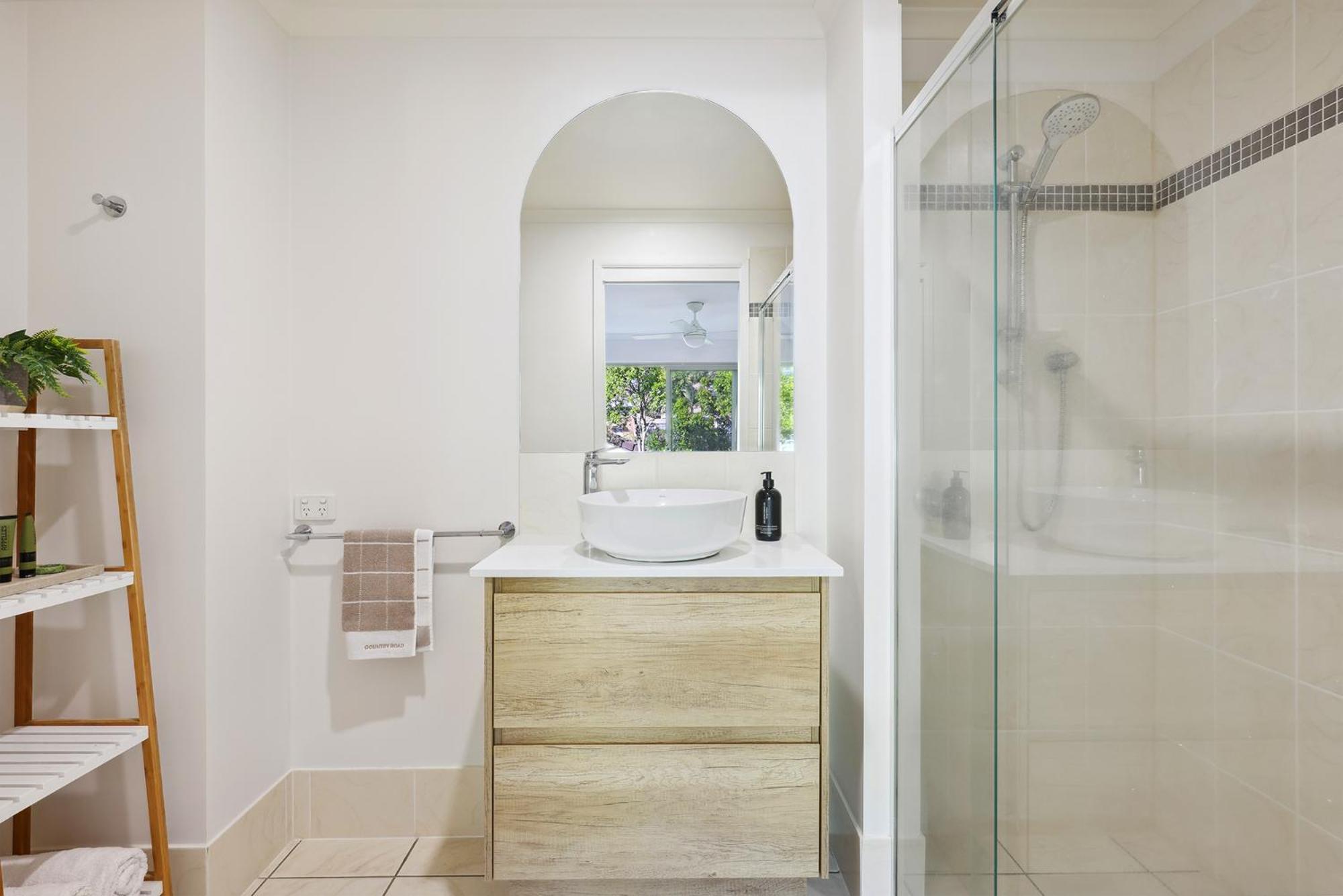 Burleigh Beachside Retreat *