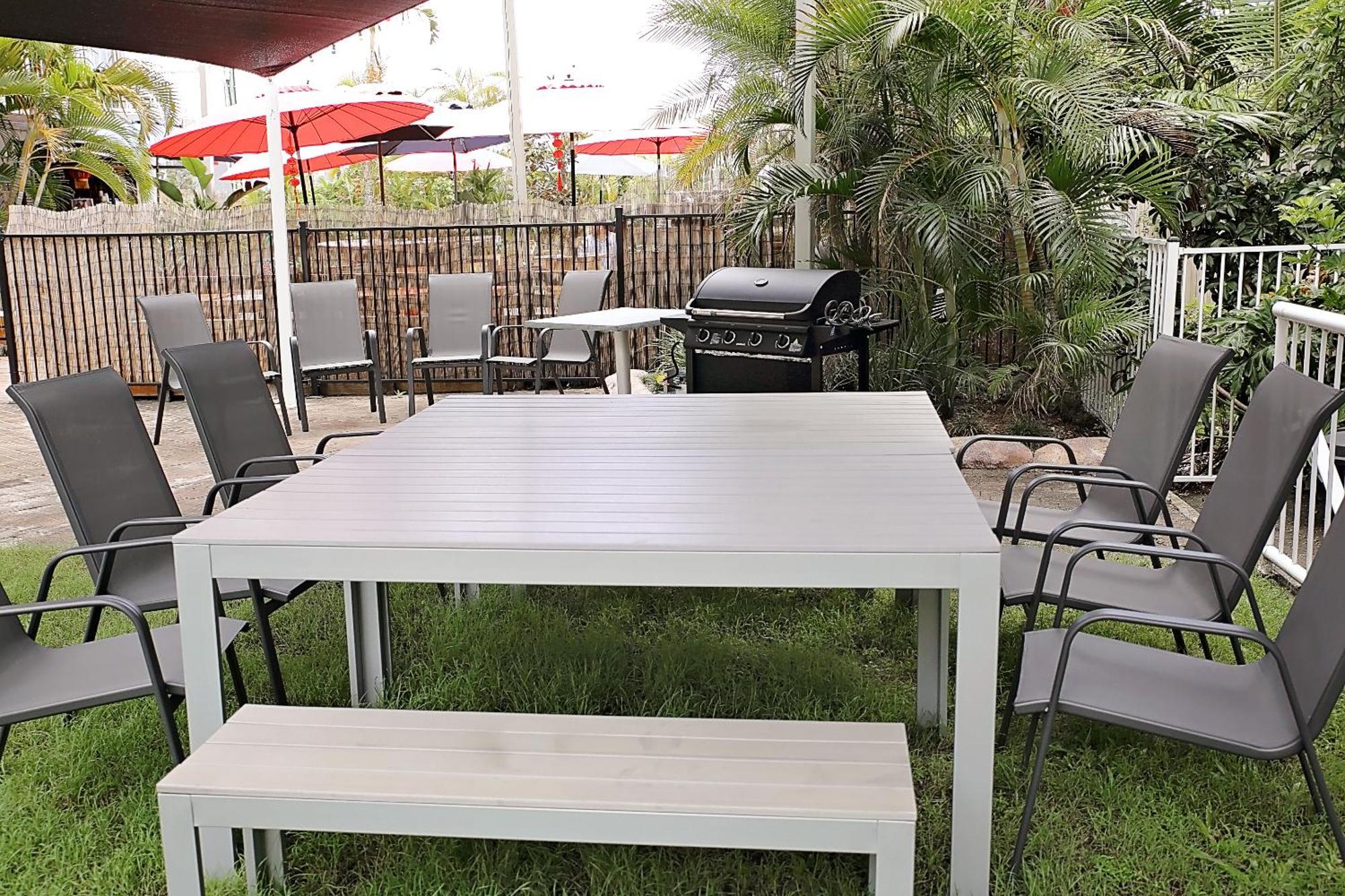 Outrigger Burleigh 3*