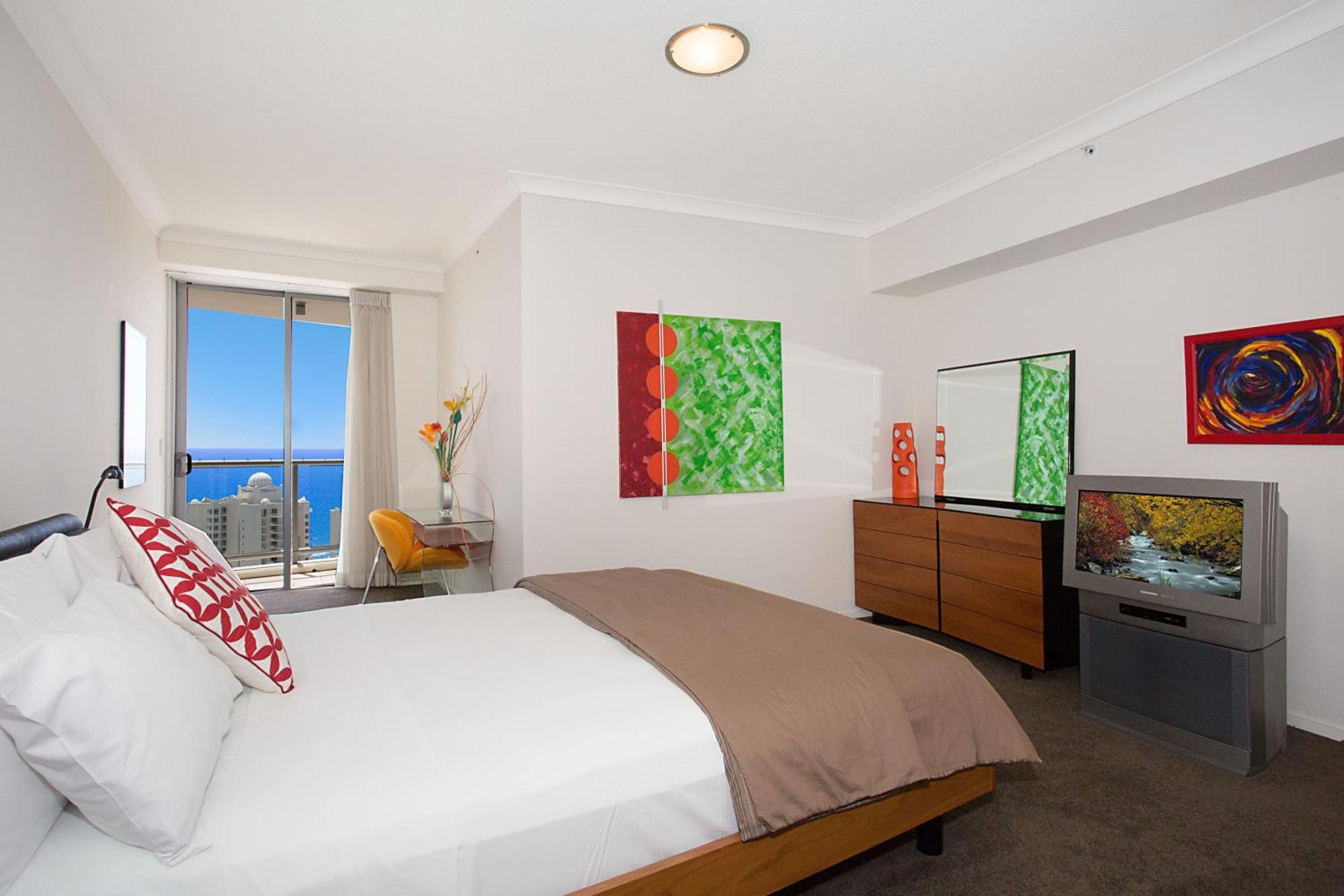 Chevron Renaissance - Hr Surfers Paradise