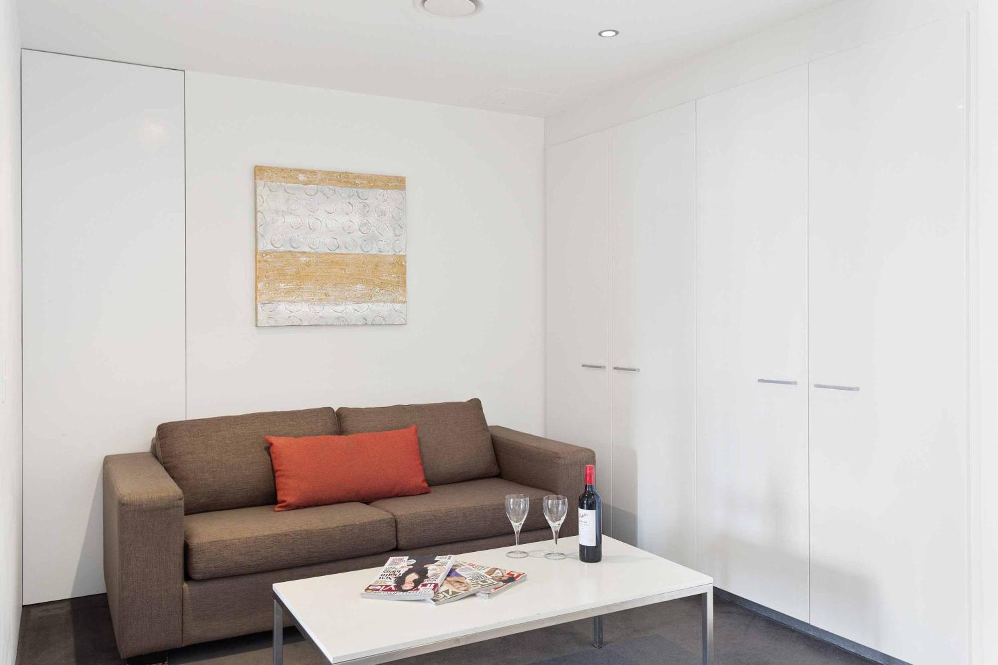 Aparthotel Circle On Cavill 4*