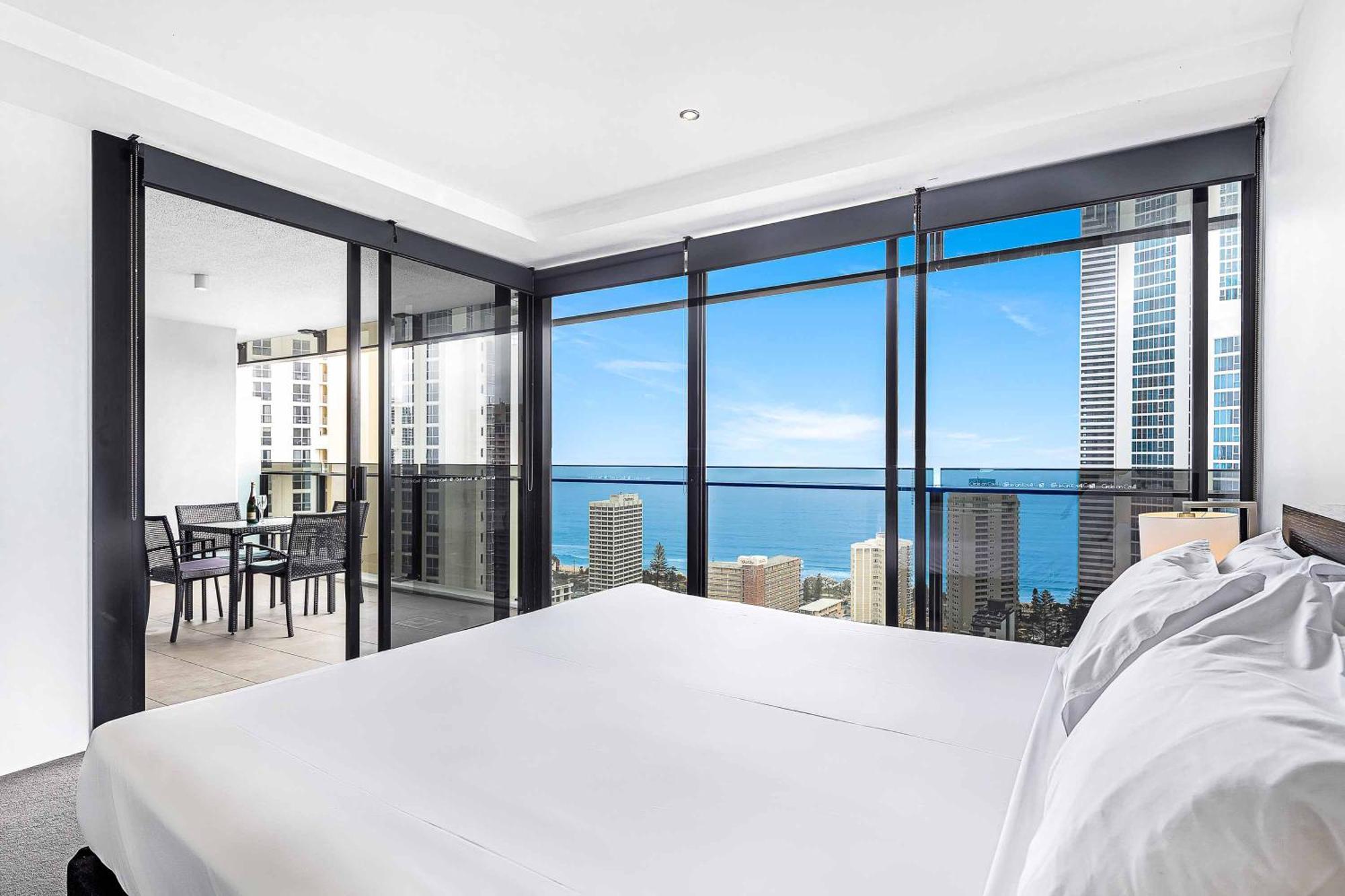 Circle On Cavill Aparthotel 4*