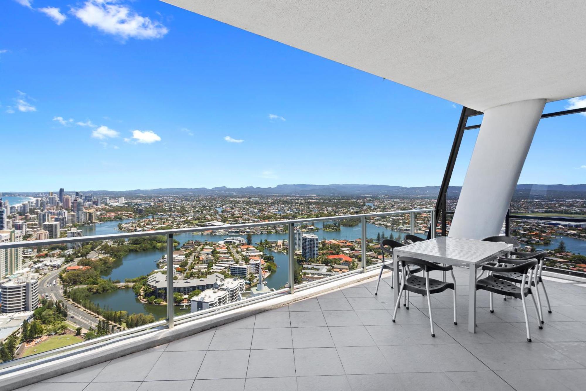 Circle On Cavill 4* Gold Coast