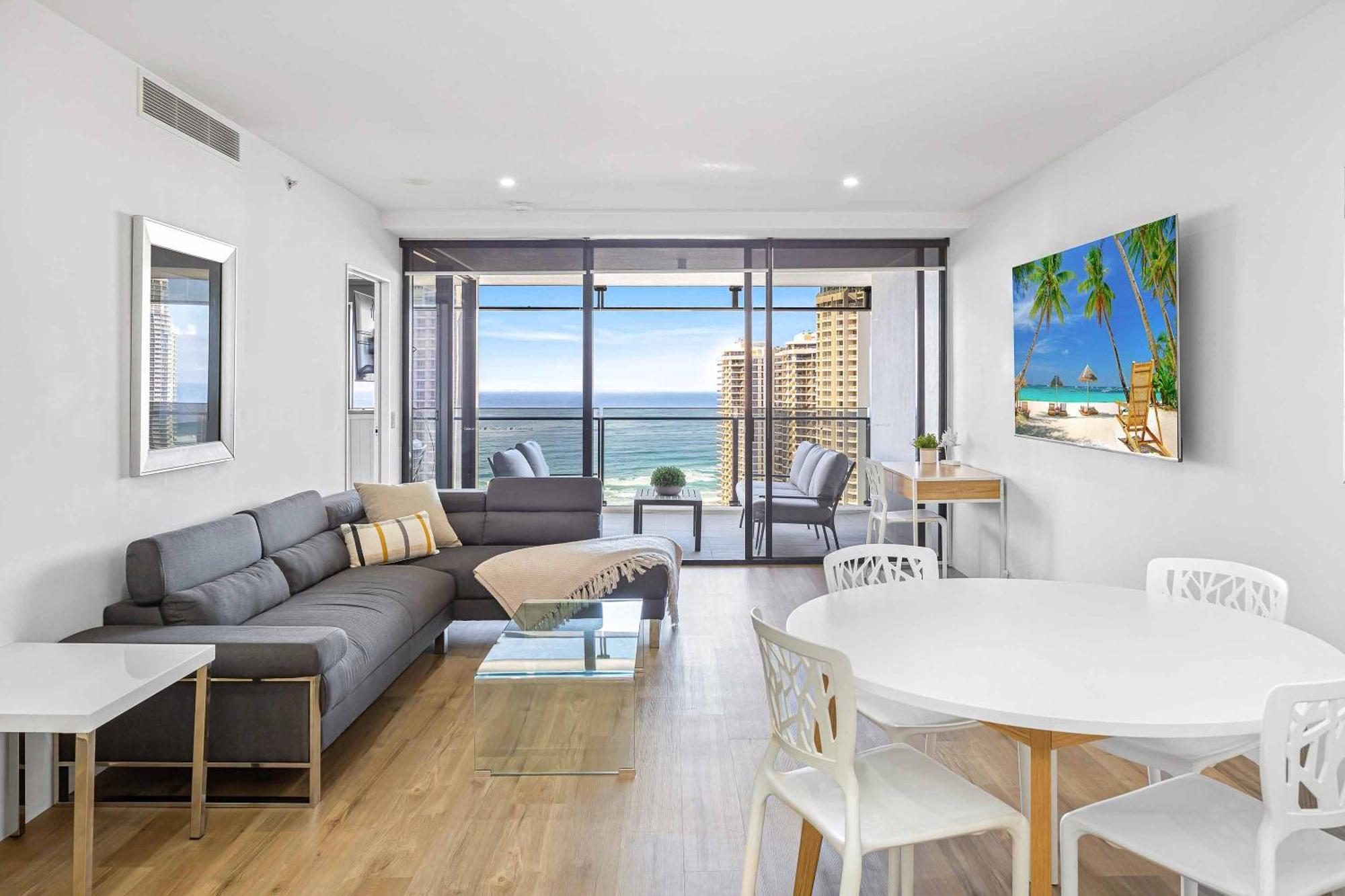 Circle On Cavill Aparthotel