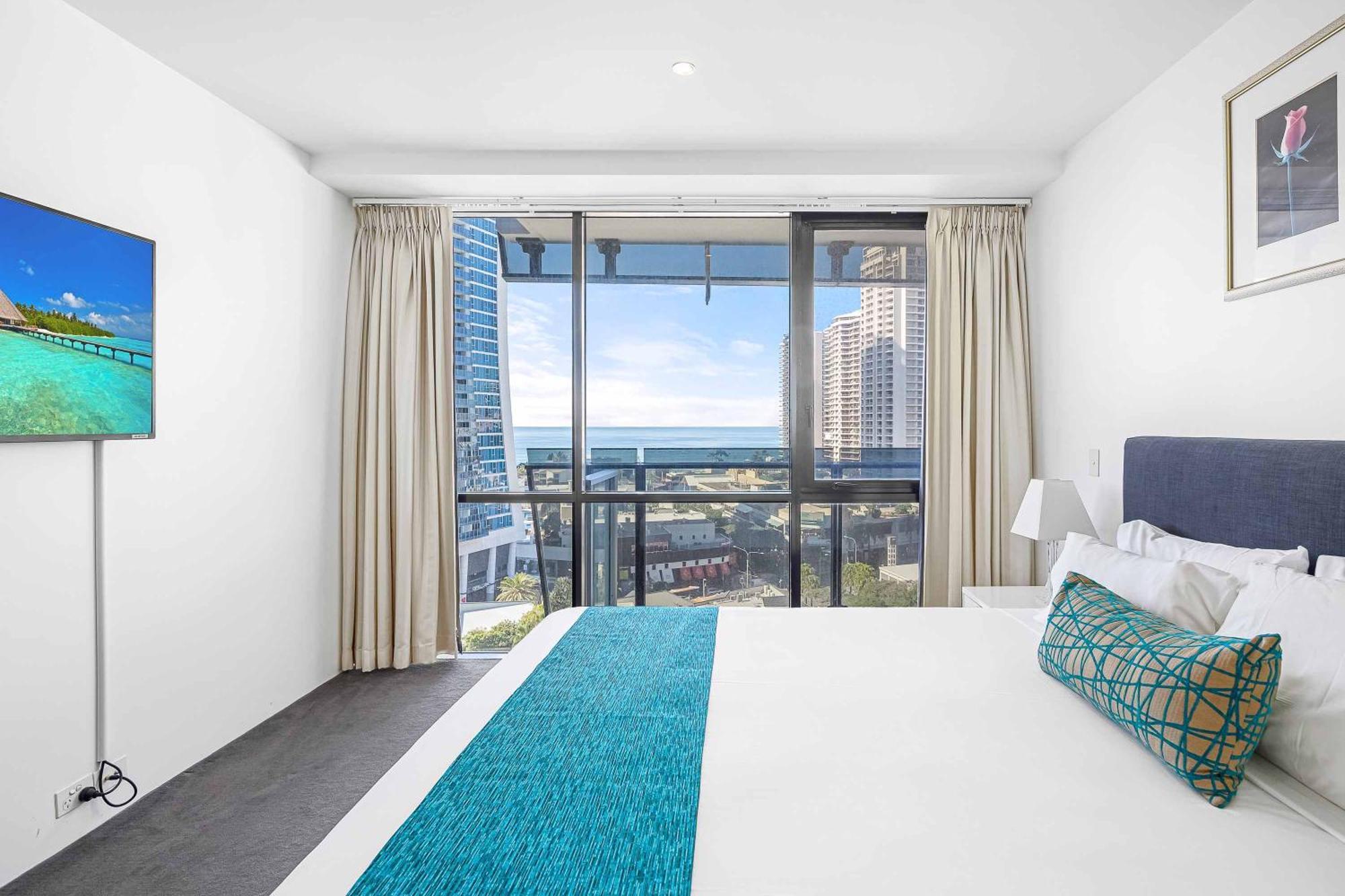 Circle On Cavill 4* Gold Coast