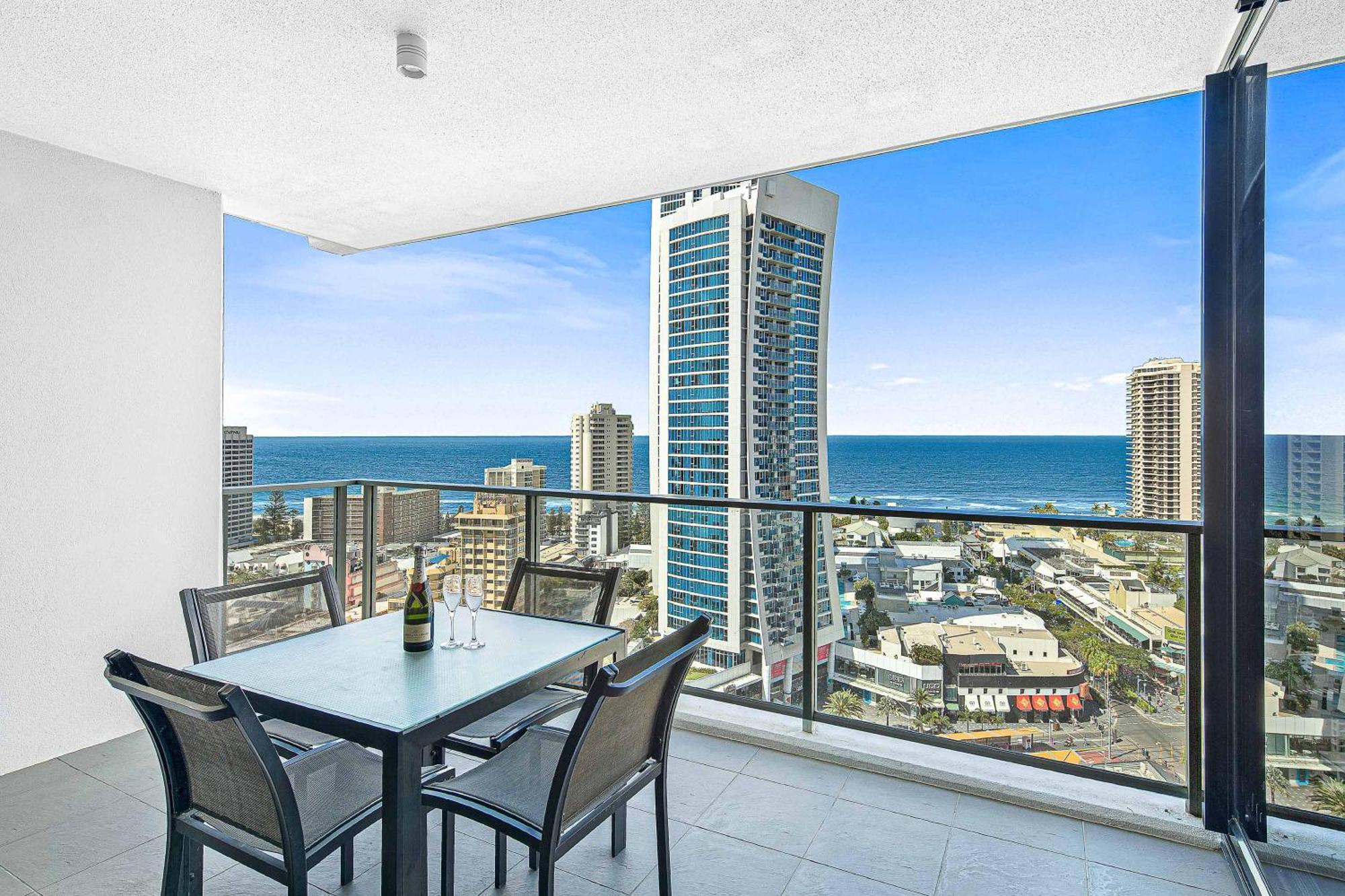 Circle On Cavill Aparthotel