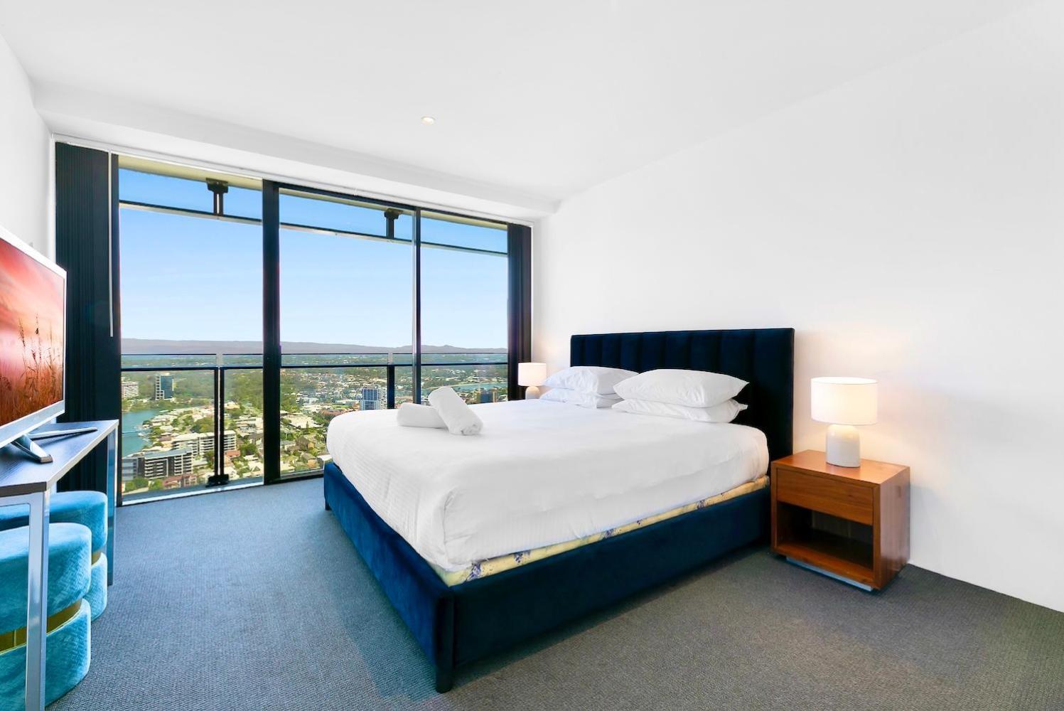 Apartment Circle On Cavill Surfers Paradise Apartments-holiday Paradise *