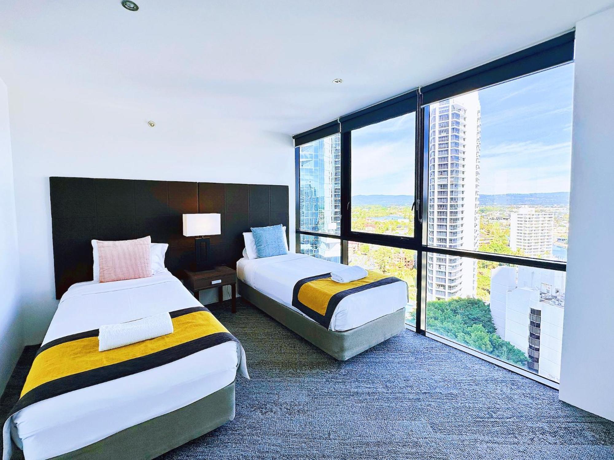 Apartment Circle On Cavill Surfers Paradise Apartments-holiday Paradise *